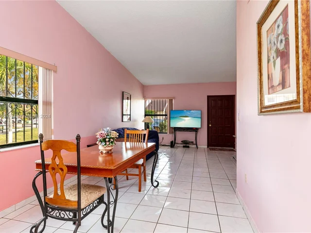 1490 SW 124th Place Concourse, Miami FL 33184