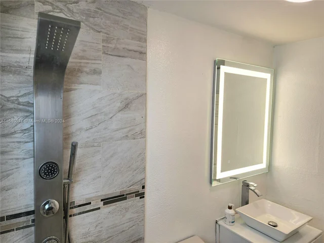 20405 NW 37th Ct, Miami Gardens FL 33055