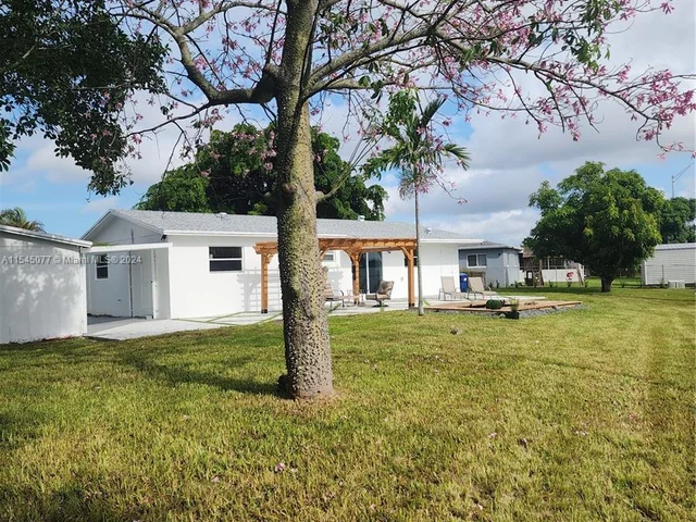 20405 NW 37th Ct, Miami Gardens FL 33055