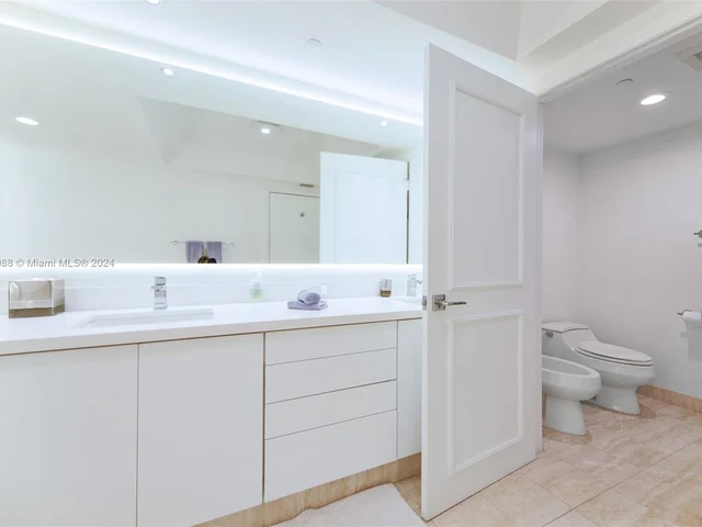 7000 Island Blvd # 2005, Aventura FL 33160