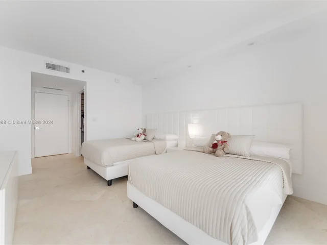 7000 Island Blvd # 2005, Aventura FL 33160