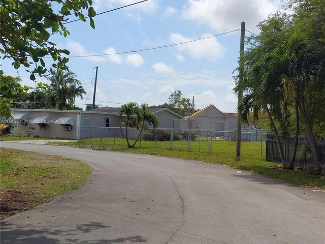 11040 SW 217th Ter, Miami FL 33170