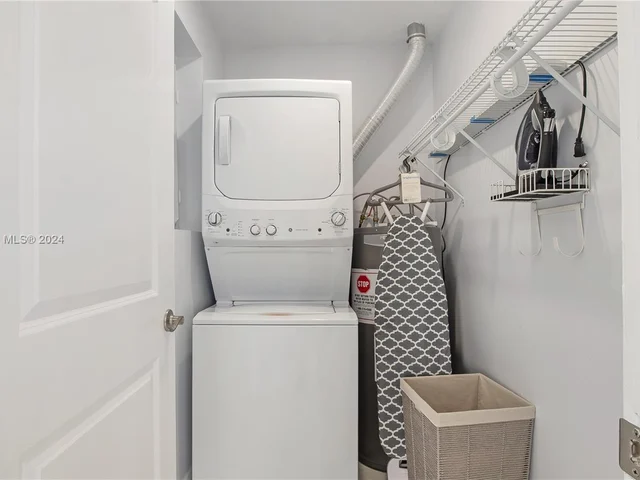 18395 SW 216th St, Miami FL 33170