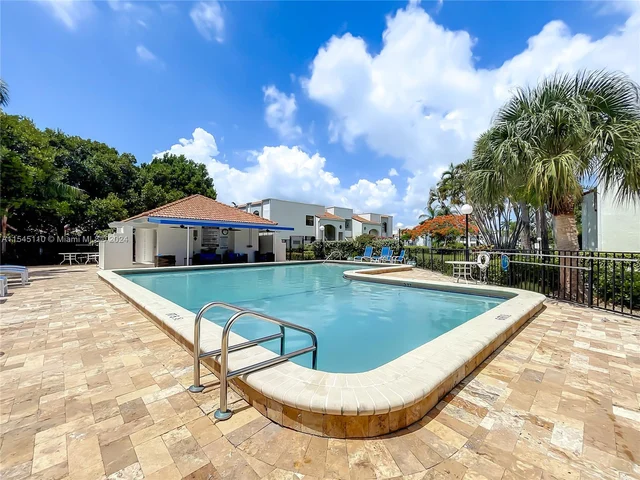 3552 Magellan Cir # 121, Aventura FL 33180