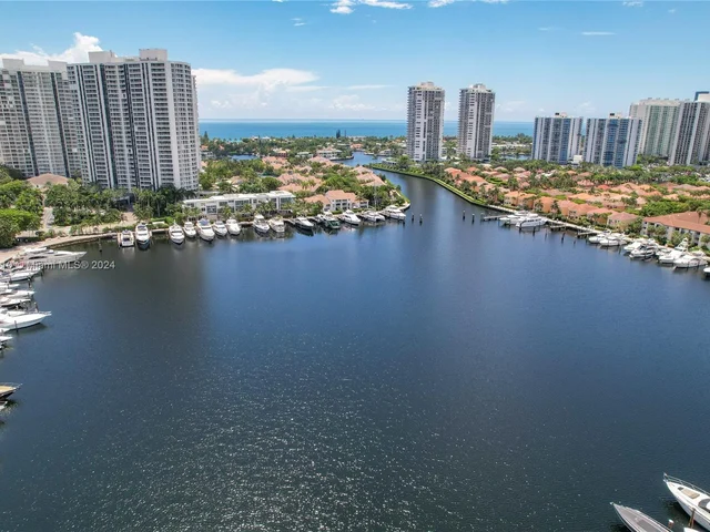 3552 Magellan Cir # 121, Aventura FL 33180