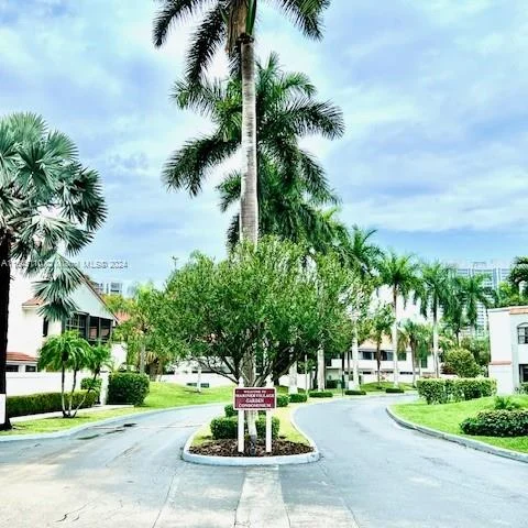 3552 Magellan Cir # 121, Aventura FL 33180