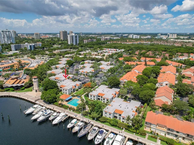 3552 Magellan Cir # 121, Aventura FL 33180