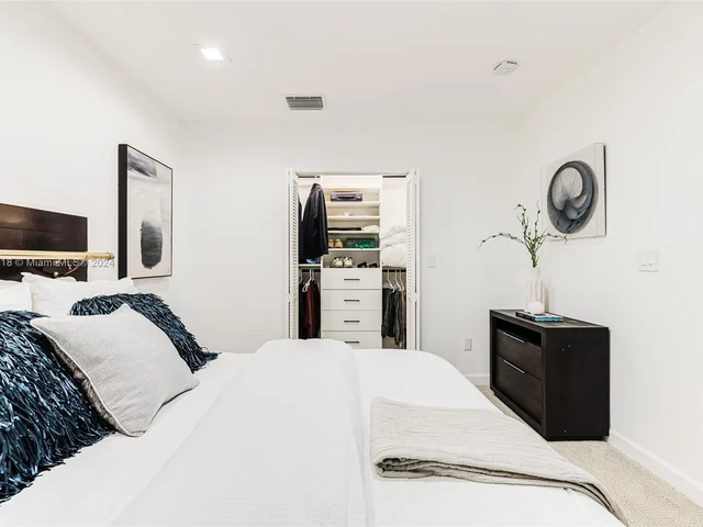 1629 Westward Dr, Miami Springs FL 33166