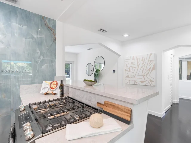 1629 Westward Dr, Miami Springs FL 33166