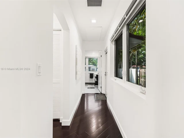 1629 Westward Dr, Miami Springs FL 33166