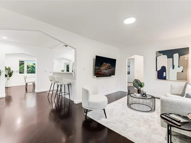 1629 Westward Dr, Miami Springs FL 33166