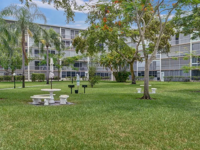 4650 Washington St # 209, Hollywood FL 33021