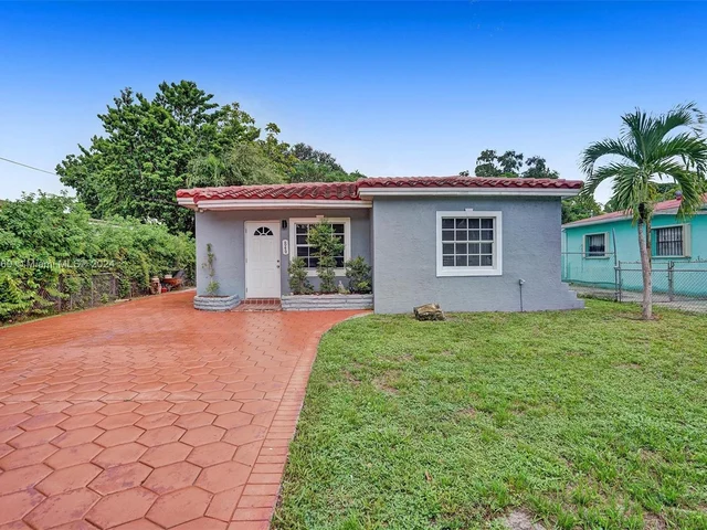 849 NE 133rd St, North Miami FL 33161