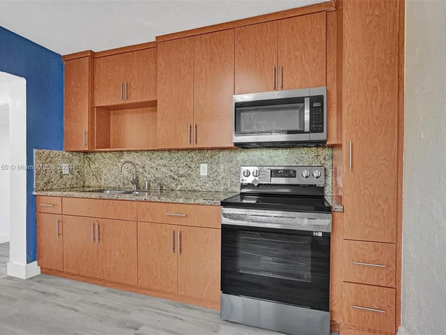 849 NE 133rd St, North Miami FL 33161