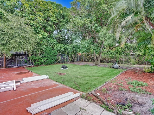 849 NE 133rd St, North Miami FL 33161