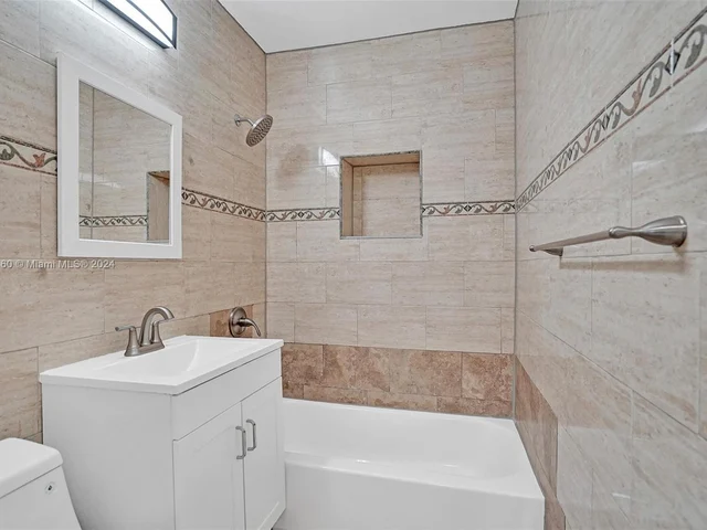 849 NE 133rd St, North Miami FL 33161