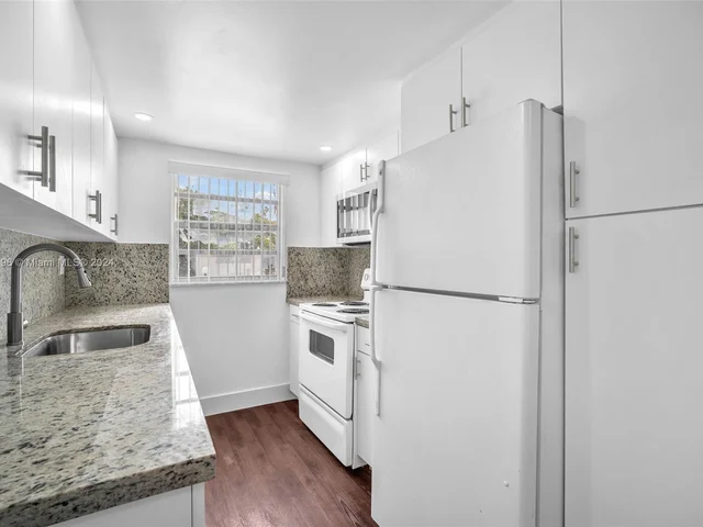 9301 SW 4th St # 229F, Miami FL 33174