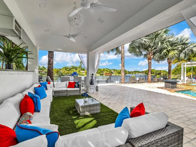 7720 SW 137th Ct, Miami FL 33183