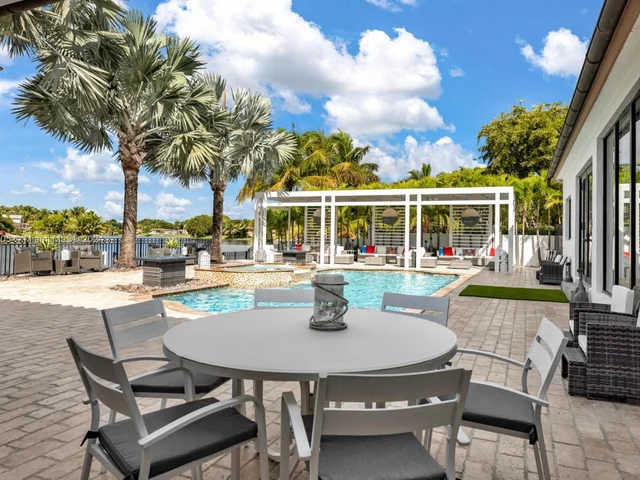 7720 SW 137th Ct, Miami FL 33183