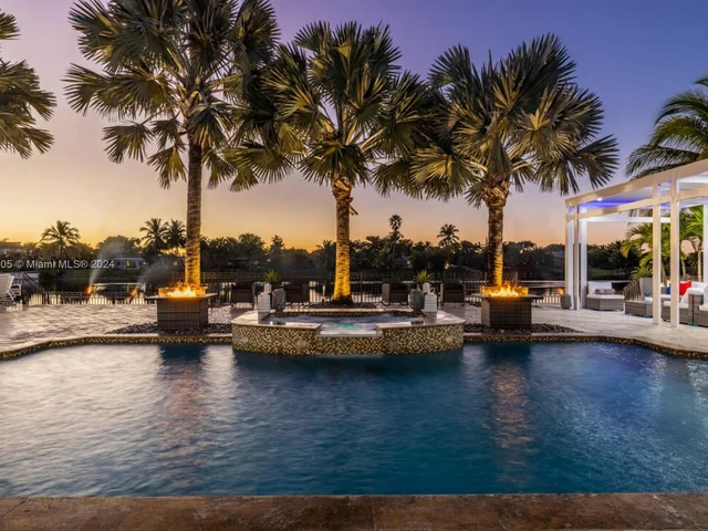 7720 SW 137th Ct, Miami FL 33183