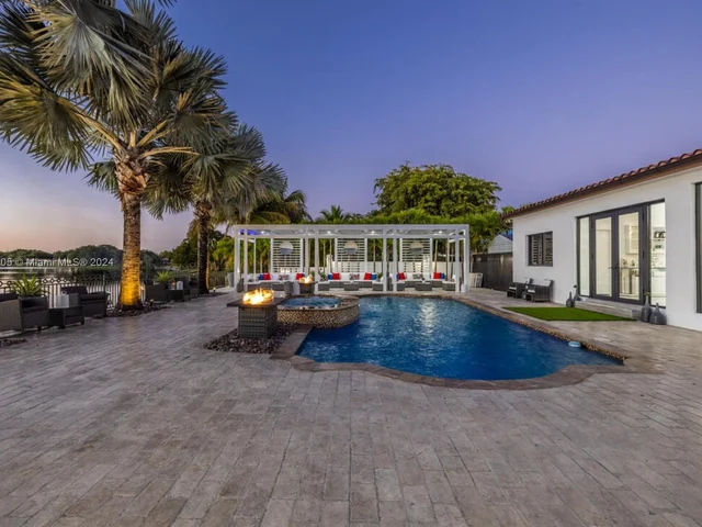 7720 SW 137th Ct, Miami FL 33183