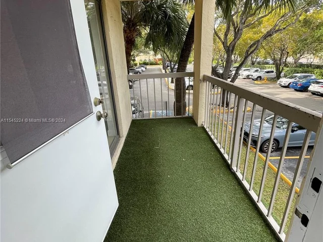 8100 Geneva Ct # 241, Doral FL 33166