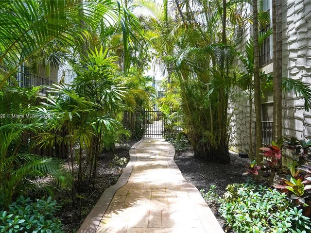 6900 N Kendall Dr # A303, Pinecrest FL 33156