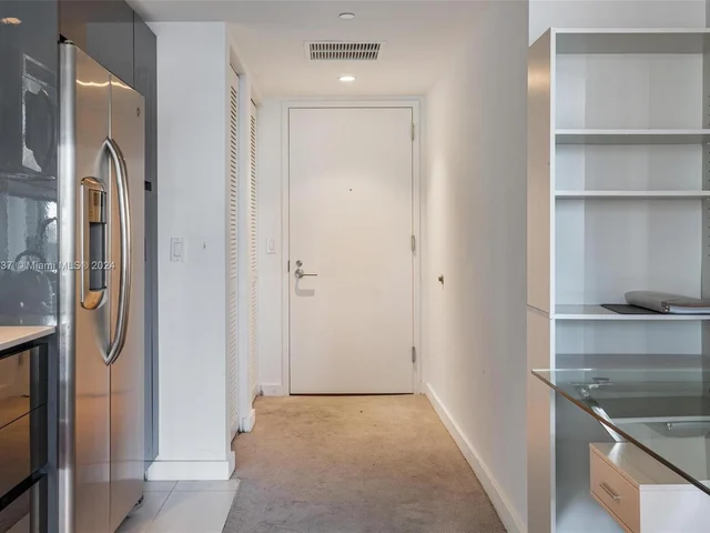 31 SE 6th St # 2405, Miami FL 33131