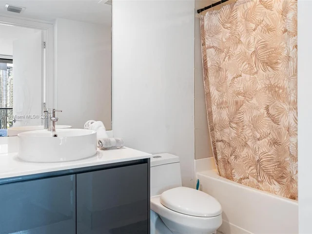 31 SE 6th St # 2405, Miami FL 33131