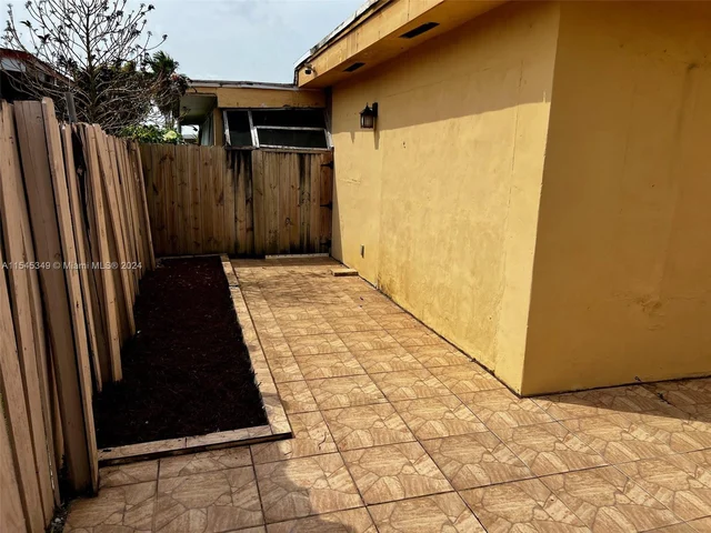 1071 NW 128th Ave # 1071, Miami FL 33182