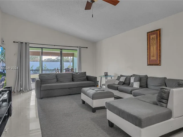 3926 S Arelia Dr S # 3926, Delray Beach FL 33445