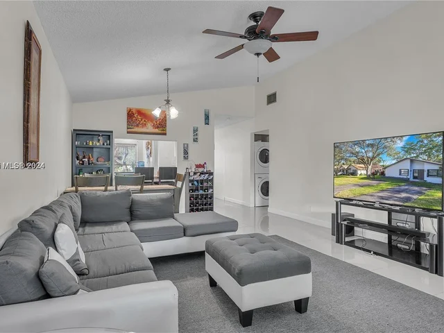 3926 S Arelia Dr S # 3926, Delray Beach FL 33445