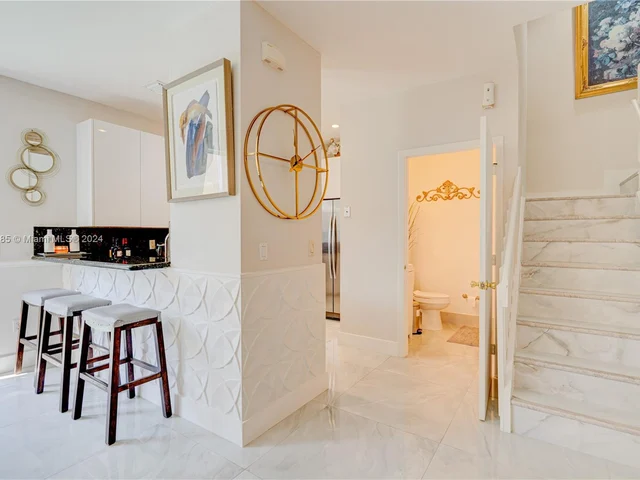 1370 NW 154th Ave # 1370, Pembroke Pines FL 33028