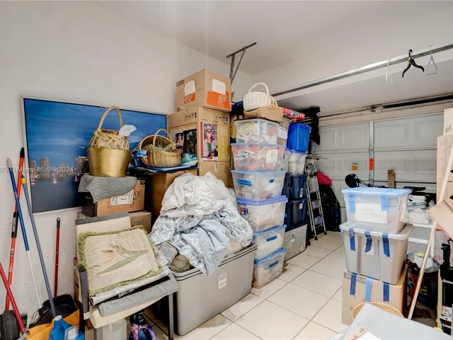 1370 NW 154th Ave # 1370, Pembroke Pines FL 33028