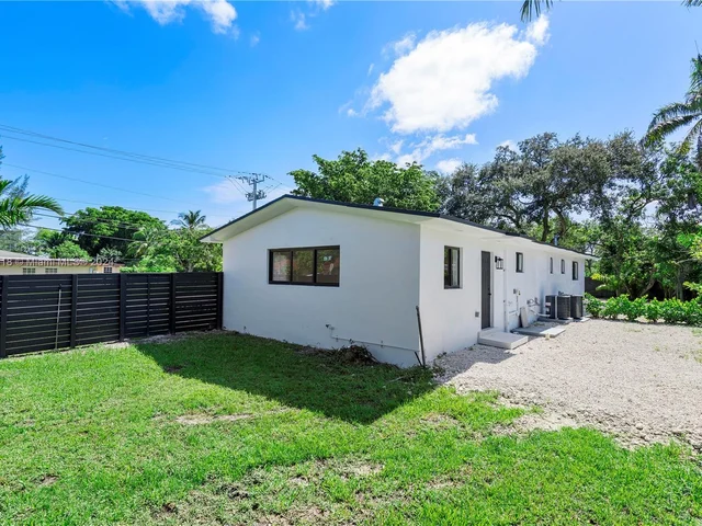 490 NE 141st St # 492, North Miami FL 33161