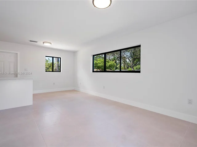 490 NE 141st St # 492, North Miami FL 33161