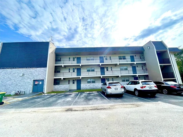 8000 Fairview Dr # 106, Tamarac FL 33321