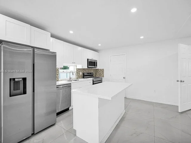 3455 NW 102nd St, Miami FL 33147