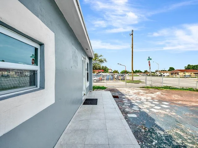 3455 NW 102nd St, Miami FL 33147
