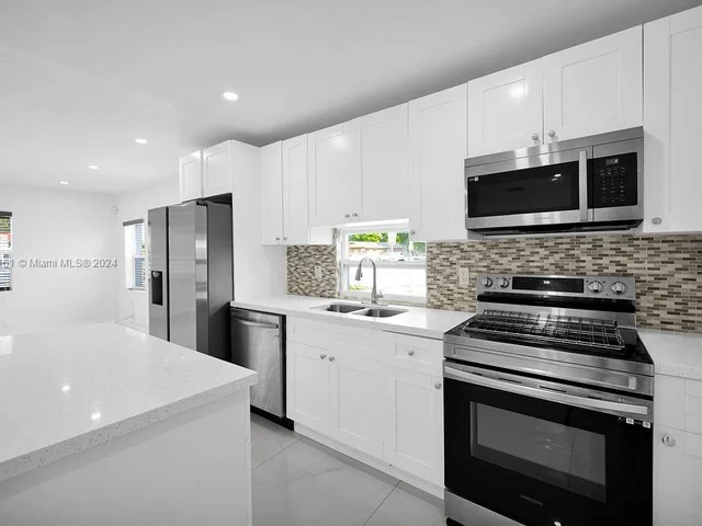 3455 NW 102nd St, Miami FL 33147