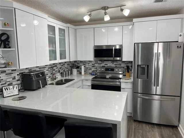 6878 NW 173rd Dr # 905, Hialeah FL 33015