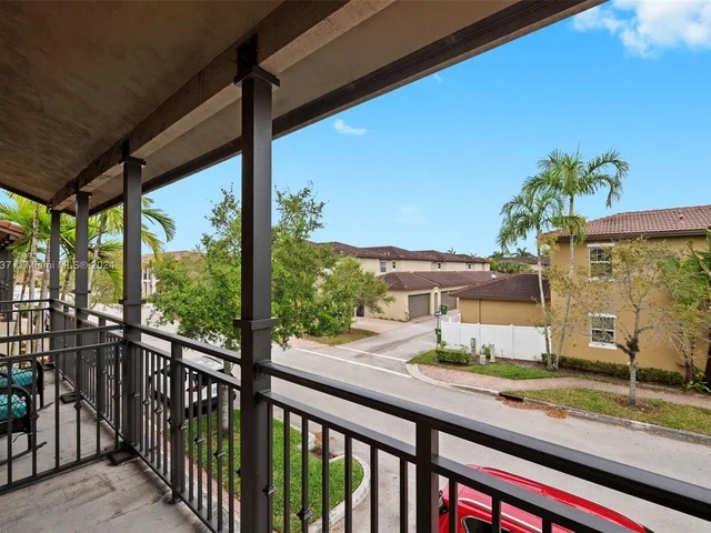 1230 SW 147th Ter, Pembroke Pines FL 33027