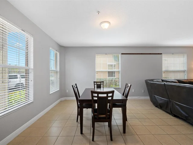 1230 SW 147th Ter, Pembroke Pines FL 33027