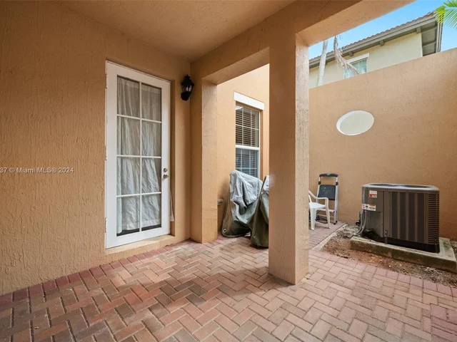 1230 SW 147th Ter, Pembroke Pines FL 33027