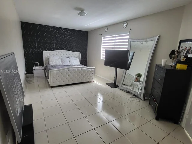 15712 SW 90th Ter, Miami FL 33196