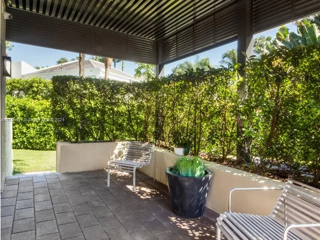 371 Isla Dorada Blvd, Coral Gables FL 33143