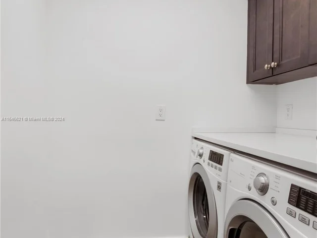 371 Isla Dorada Blvd, Coral Gables FL 33143