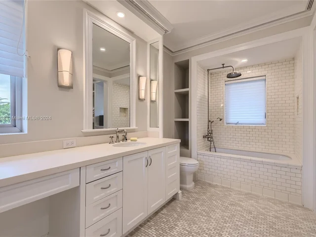 17552 E Fieldbrook Cir E, Boca Raton FL 33496