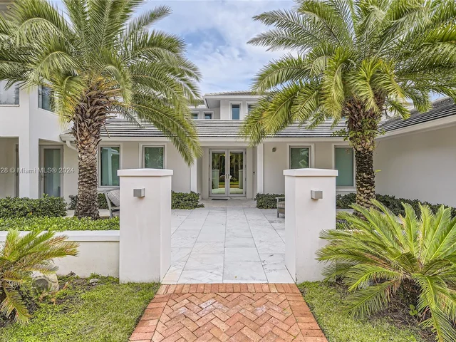 17552 E Fieldbrook Cir E, Boca Raton FL 33496