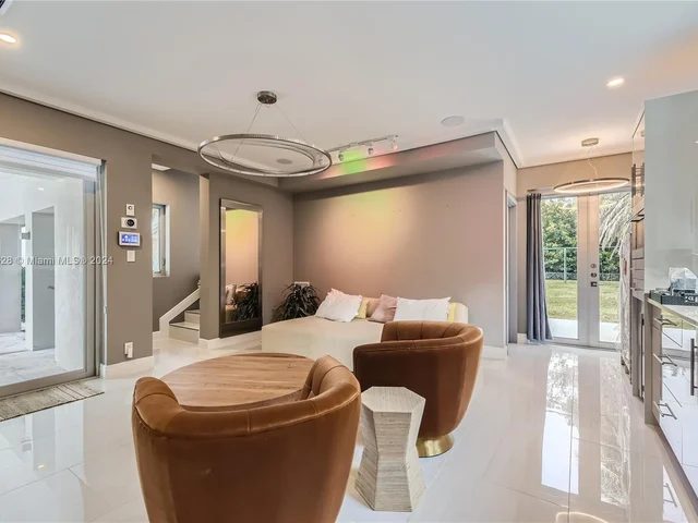 17552 E Fieldbrook Cir E, Boca Raton FL 33496